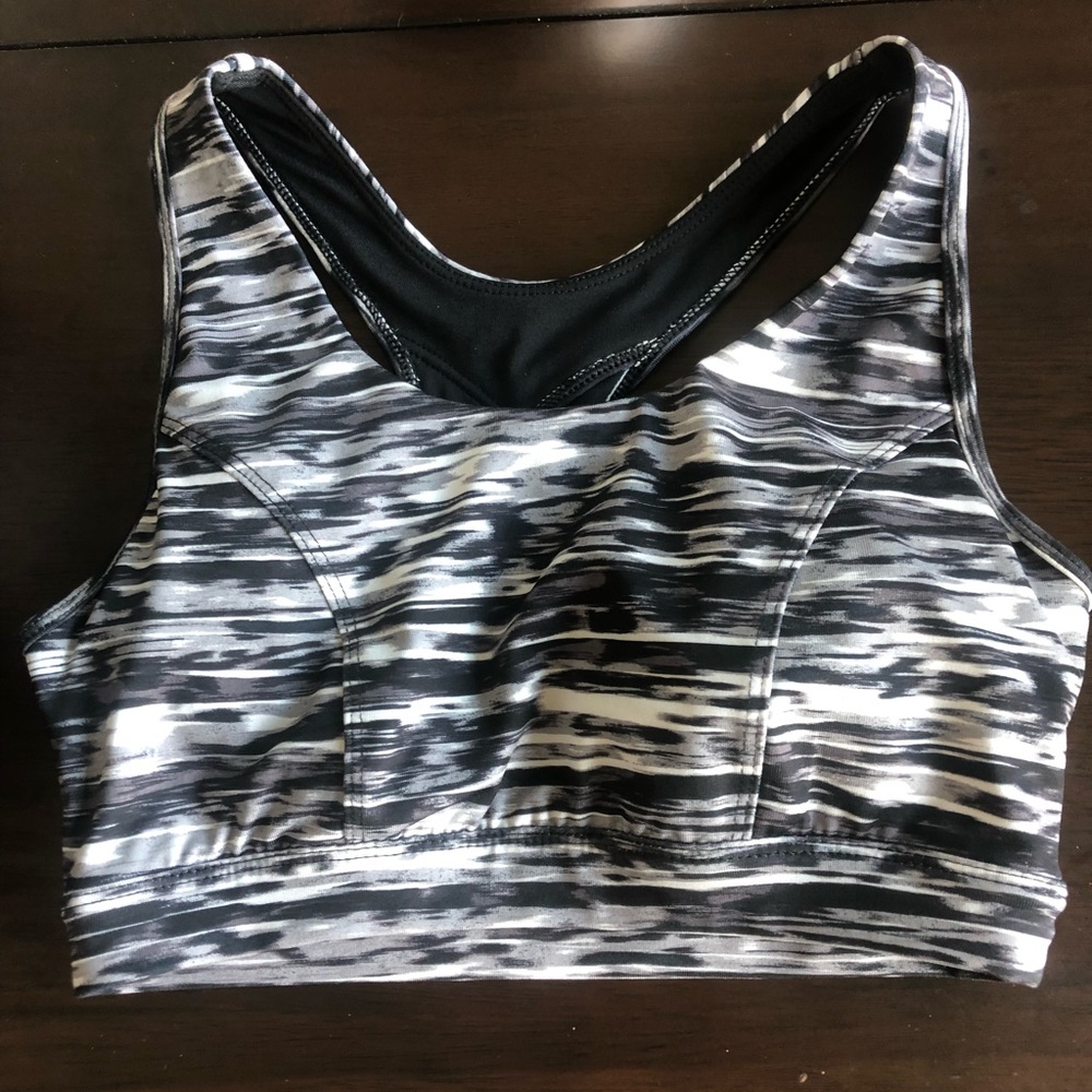 Black sports bra